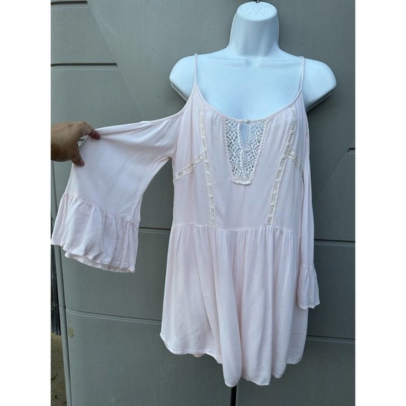 Lush Women Light Pink Cold Shoulder Romper crochet Inserts Sz M - Picture 1 of 9